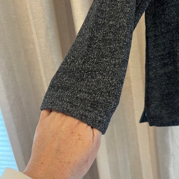 Tommy Bahama Dark Gray Lightweight Heather Sweater, Size Medium - Picture 5 of 9